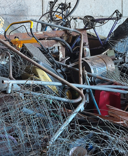 verschiedene Abf&auml;lle aus Metall