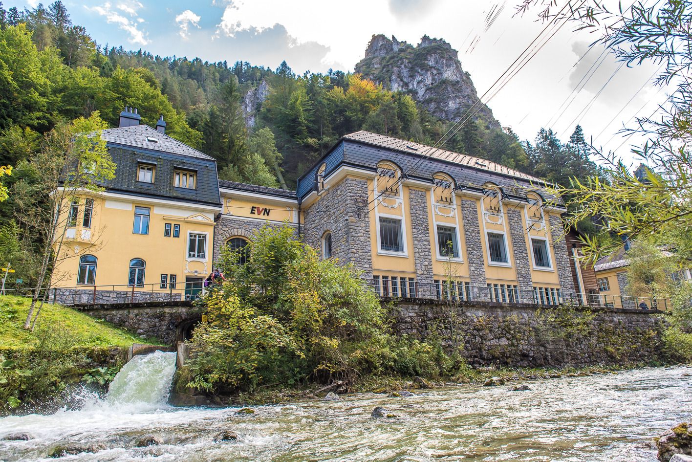 Gebäudekomplex des Speicherkraftwerks Wienerbruck